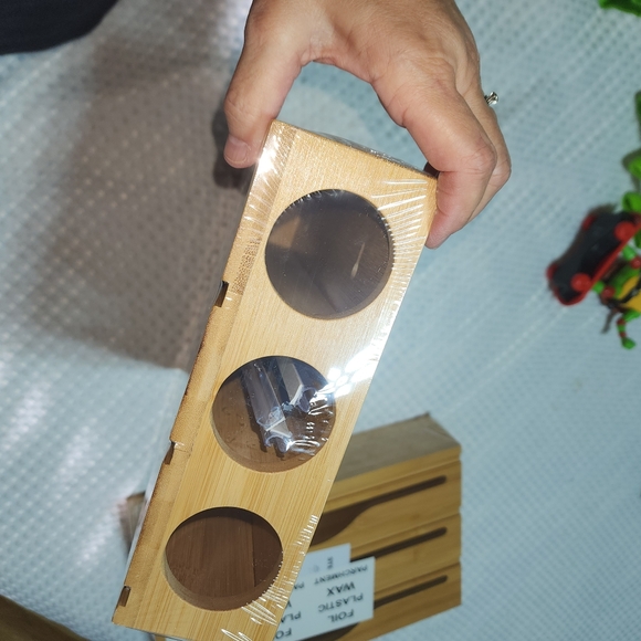 MANTIS HUT NWOT 3 IN ONE WRAP NEAT PAPER KITCHEN DISPENSER FOR 1 DISPENSER - Picture 3 of 5